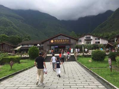 江西明月山风景区，江西明月山风景区视频？